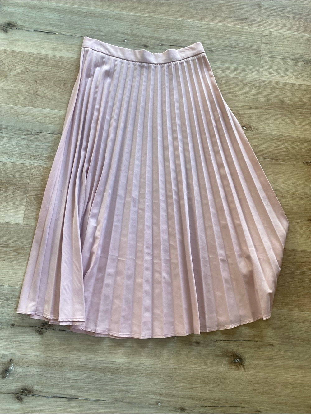Pleated Midi Skirt in Light Pink